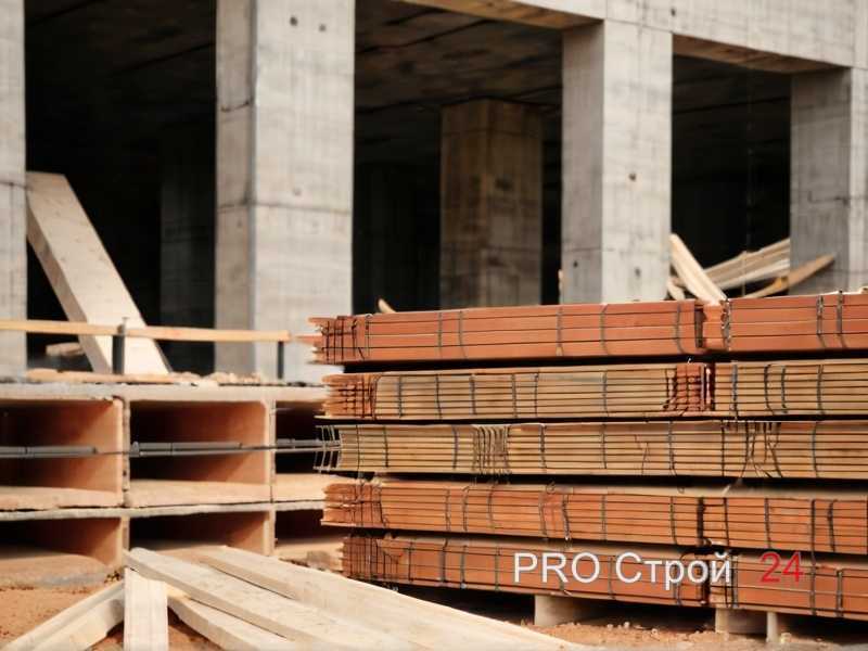 Как правильно сочетать отделку с высоким или низким потолком в ванной