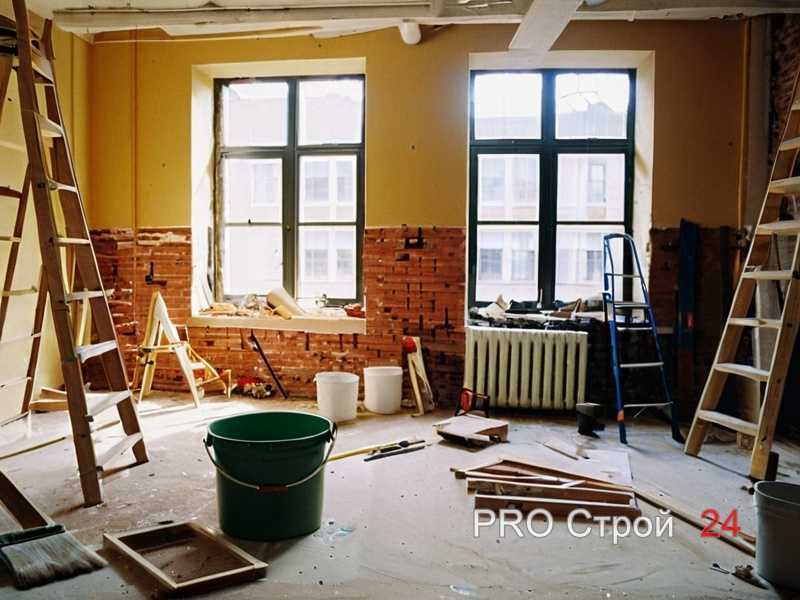 Комбинирование обоев с плиткой и декоративными панелями